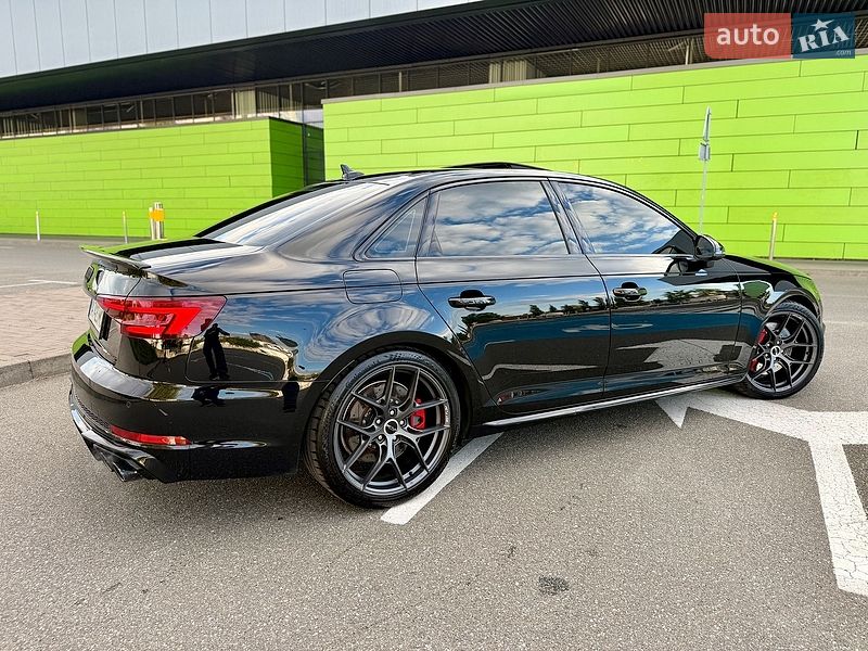 Седан Audi S4 2018 в Києві