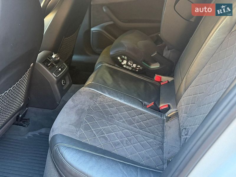 Седан Audi S4 2016 в Киеве