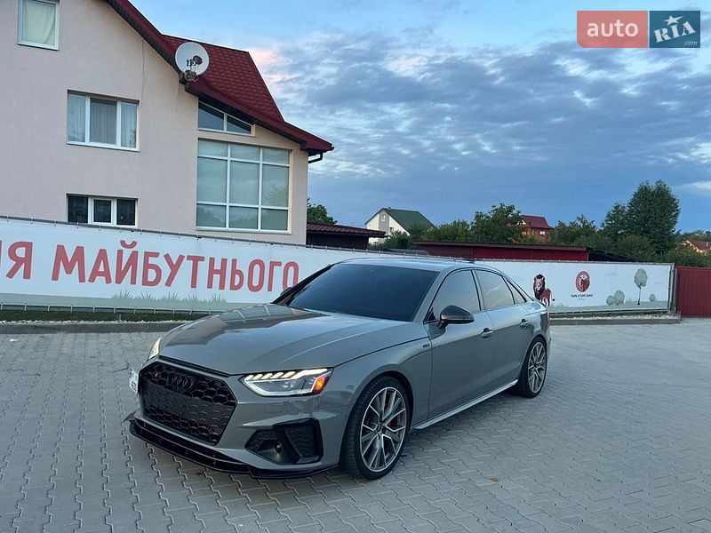 Седан Audi S4 2022 в Ивано-Франковске