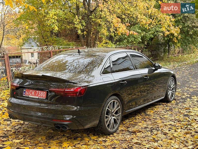 Седан Audi S4 2023 в Тернополе