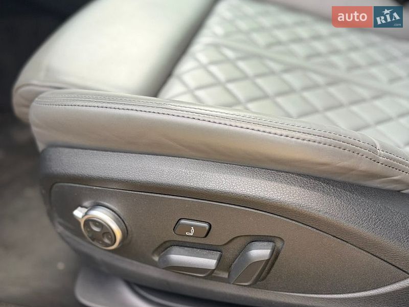 Седан Audi S4 2023 в Тернополе