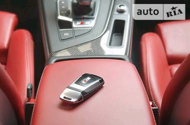 Седан Audi S5 2017 в 