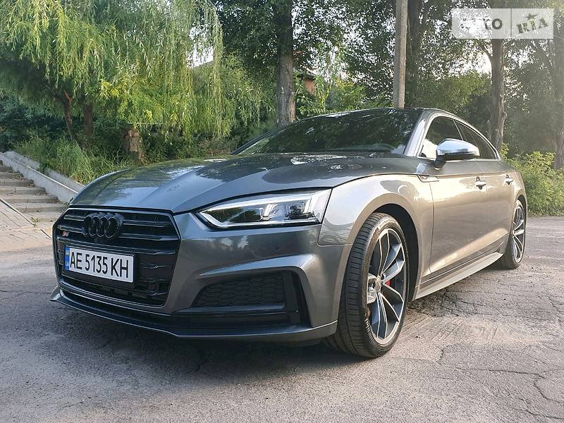 Седан Audi S5 2017 в 