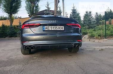 Седан Audi S5 2017 в 