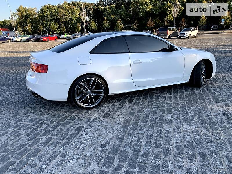 Купе Audi S5 2015 в Киеве