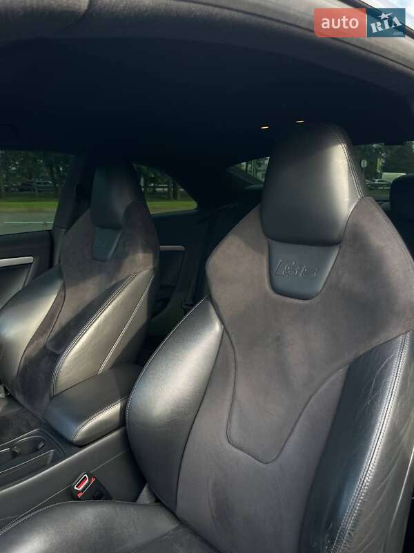 Купе Audi S5 2010 в Киеве