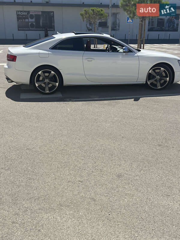 Купе Audi S5 2010 в Киеве