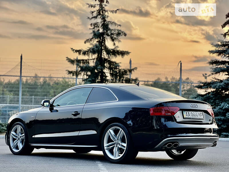 Купе Audi S5 2012 в Києві