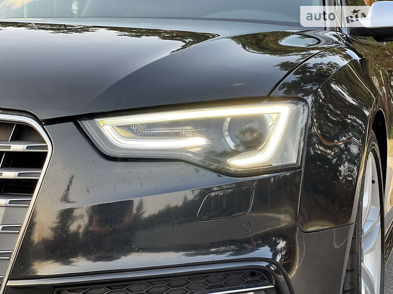 Купе Audi S5 2012 в Києві
