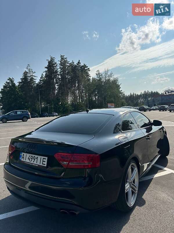 Купе Audi S5 2010 в Киеве