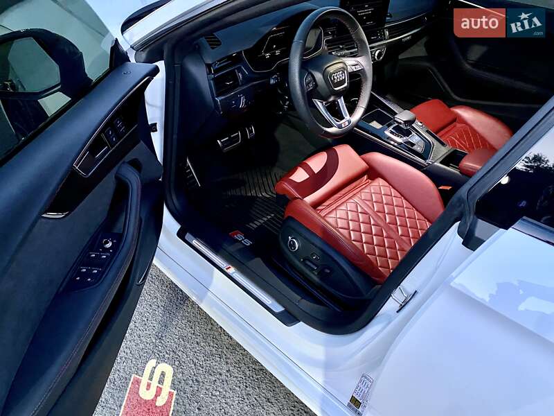 Лифтбек Audi S5 2024 в 