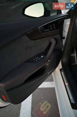 Купе Audi S5 2023 в 