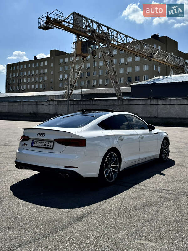Купе Audi S5 2017 в Киеве