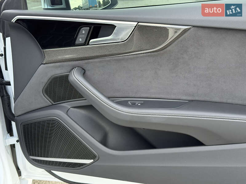 Кабріолет Audi S5 2022 в Києві