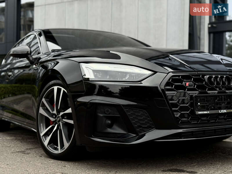 Купе Audi S5 2022 в Львове