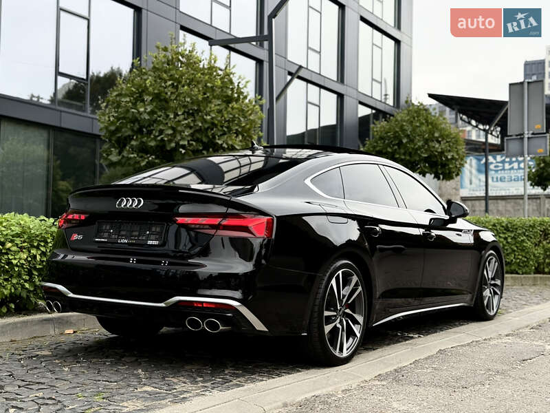 Купе Audi S5 2022 в Львове