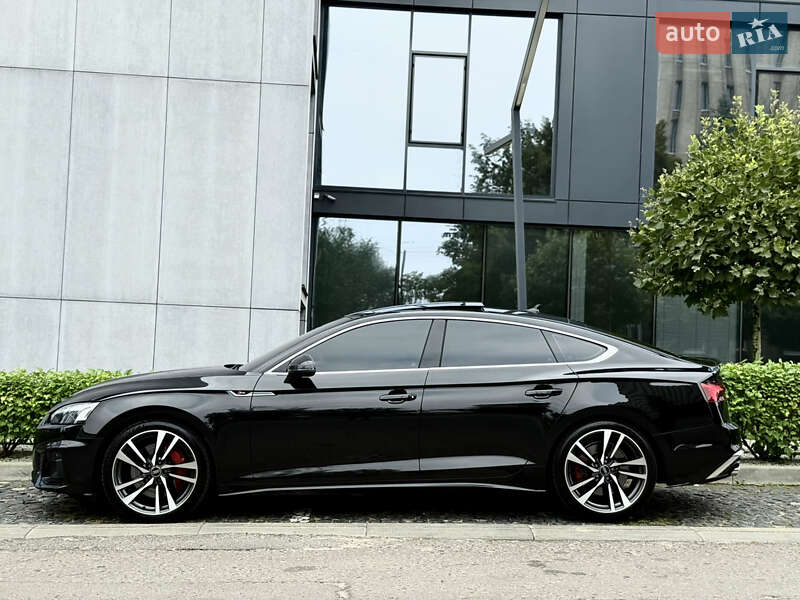Купе Audi S5 2022 в Львове