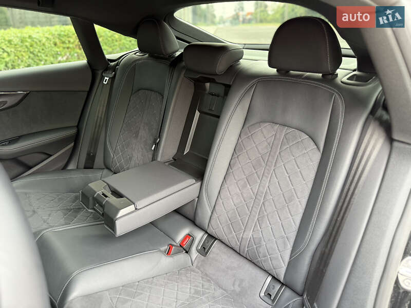 Купе Audi S5 2022 в Львове