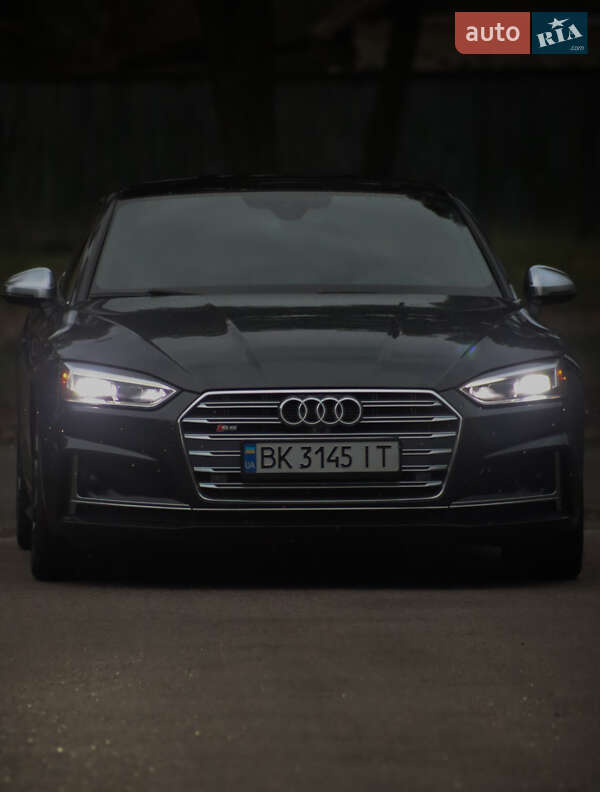 Купе Audi S5 2017 в Киеве