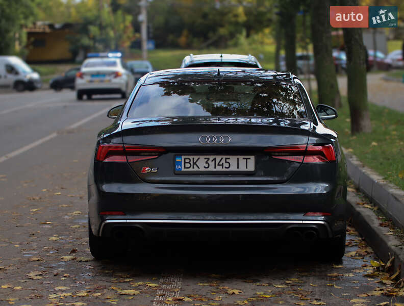 Купе Audi S5 2017 в Киеве