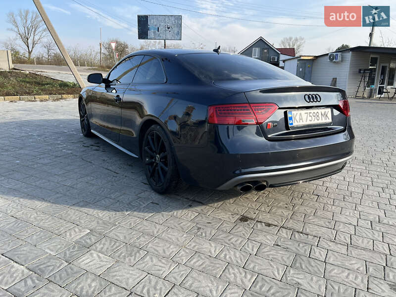 Купе Audi S5 2013 в Киеве