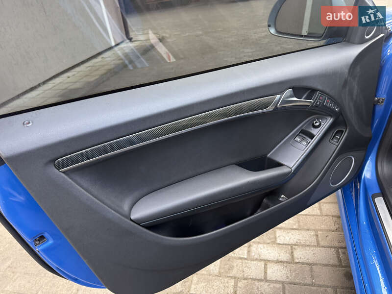 Купе Audi S5 2009 в Львове