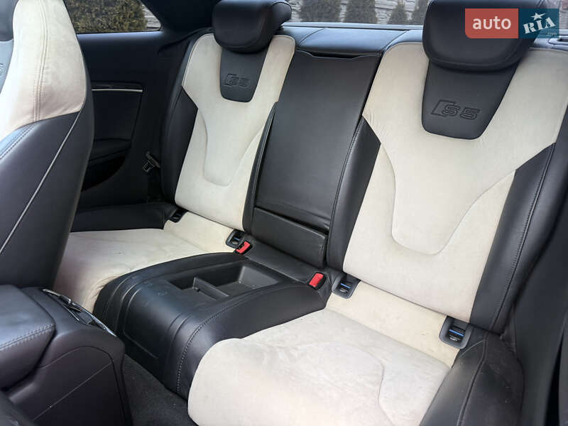 Купе Audi S5 2009 в Львове