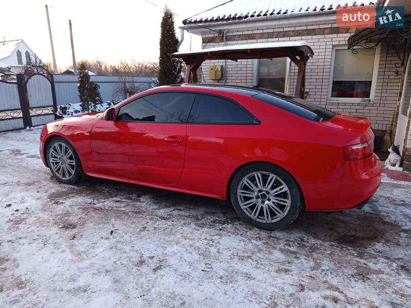 Купе Audi S5 2011 в Бершаді