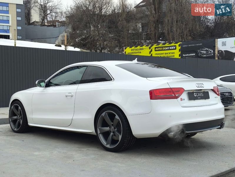 Купе Audi S5 2010 в Києві