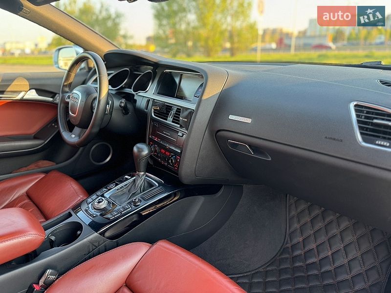 Купе Audi S5 2010 в Киеве
