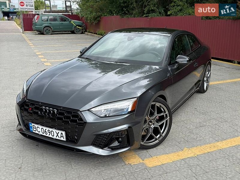 Купе Audi S5 2023 в Львове