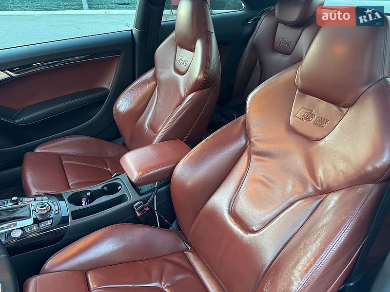 Купе Audi S5 2010 в Києві