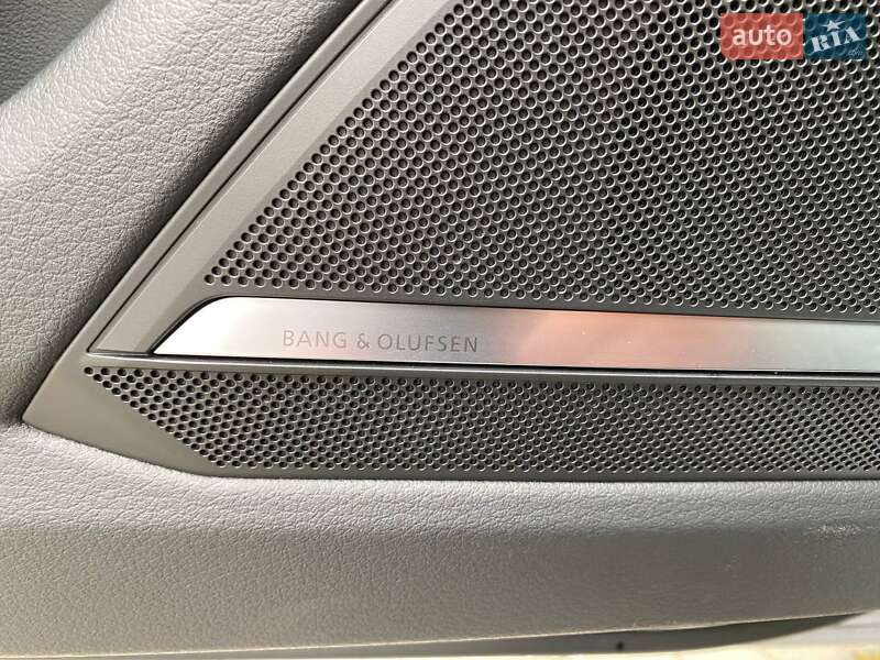 Седан Audi S6 2023 в Львові