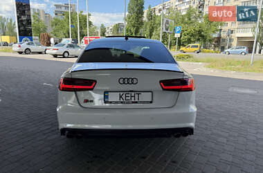 Седан Audi S6 2015 в 