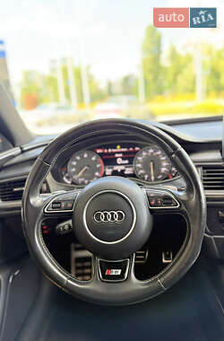 Седан Audi S6 2015 в 