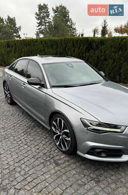 Седан Audi S6 2014 в 