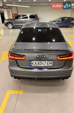 Седан Audi S6 2015 в 