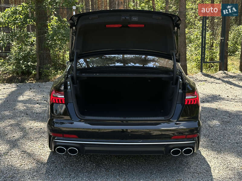 Седан Audi S6 2022 в Гостомелі