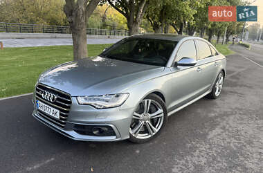 Седан Audi S6 2013 в 