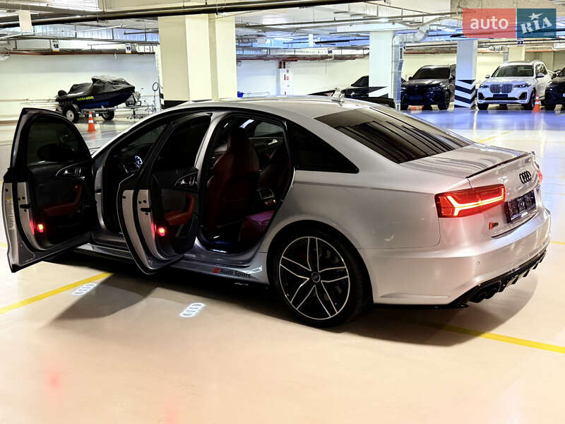 Седан Audi S6 2016 в Киеве