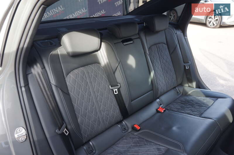 Седан Audi S6 2023 в Одесі