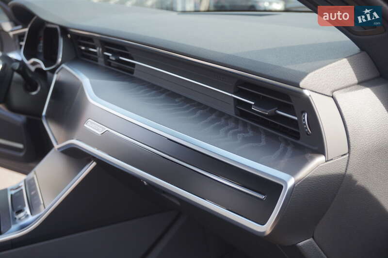 Седан Audi S6 2023 в Одесі