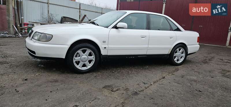 Седан Audi S6 1995 в Полтаве