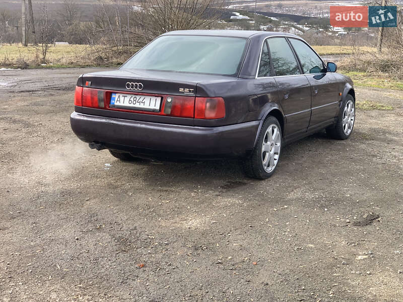 Седан Audi S6 1994 в Тлумаче