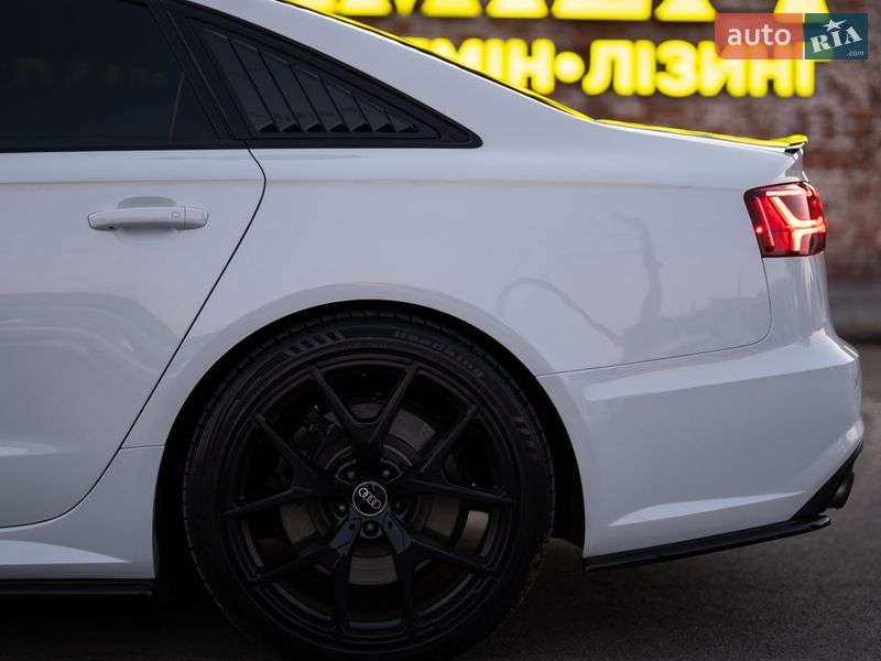 Седан Audi S6 2015 в Дніпрі
