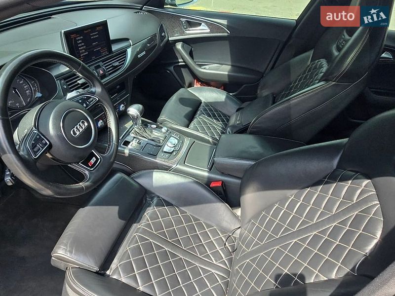 Седан Audi S6 2013 в Полтаві