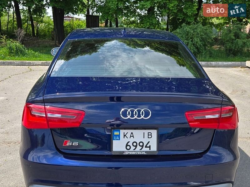 Седан Audi S6 2013 в Полтаві