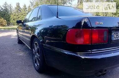 Седан Audi S8 2000 в Чернигове