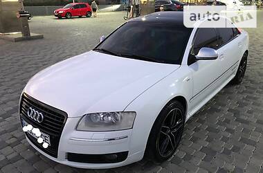 Седан Audi S8 2008 в Ужгороді