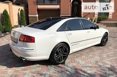 Седан Audi S8 2008 в Ужгороді